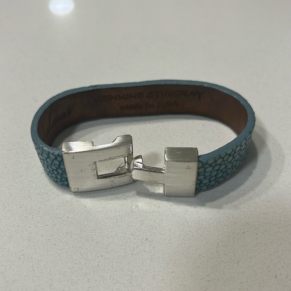 Stingray and silver bracelet